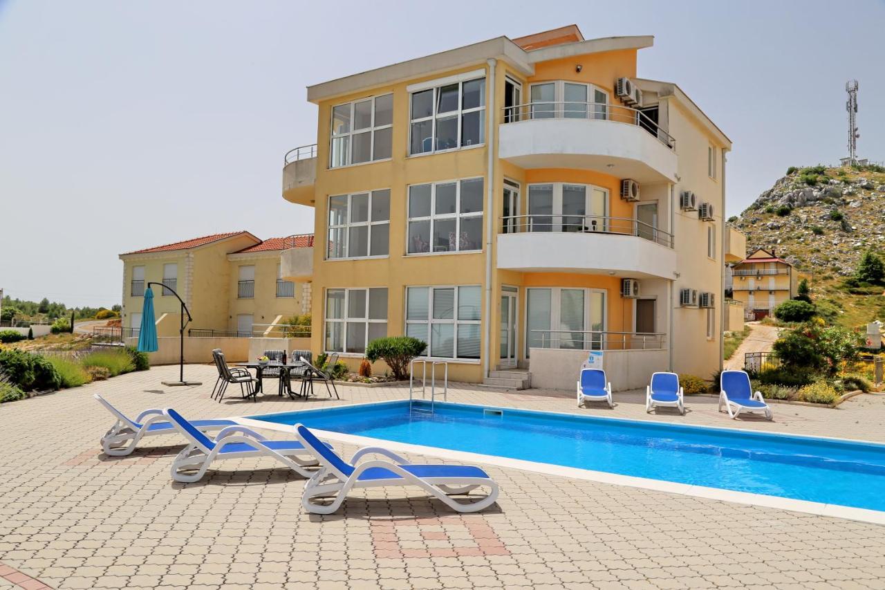 Luxury Apartment Petra Ravno Zewnętrze zdjęcie